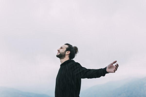 être beau gosse et avoir du charisme