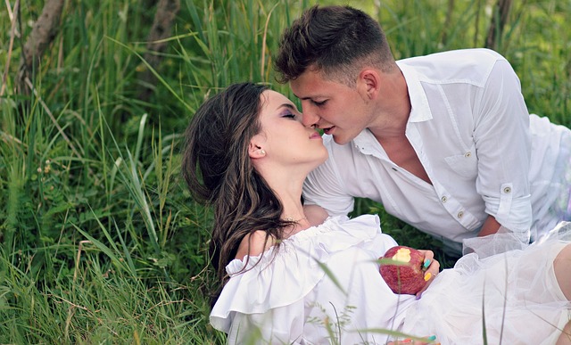 Comment Embrasser Une Fille Pour La Première Fois Au Bon Moment